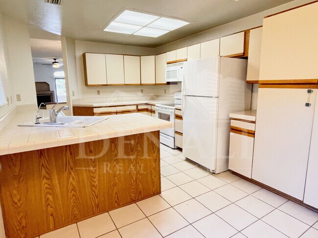 Foto del edificio - 10019 E Mountain View Rd