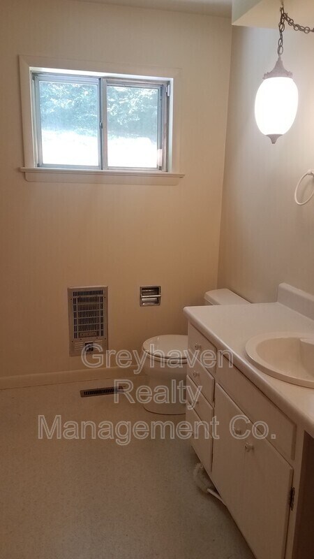 Building Photo - 4601 Delashmitt Rd