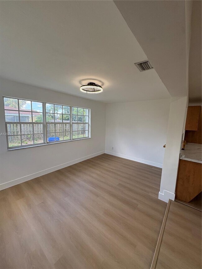 Building Photo - 7150 SW 10th St