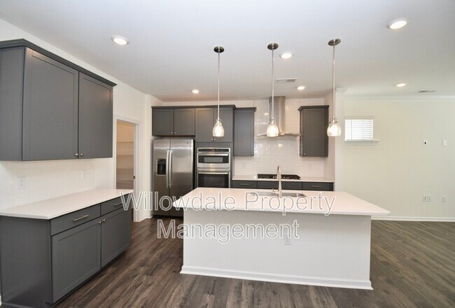 Building Photo - 2534 Hutch Ln