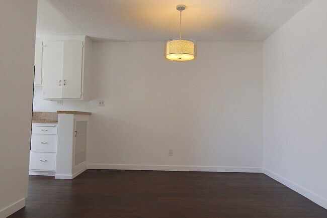 Foto del edificio - 1140 N Ogden Dr