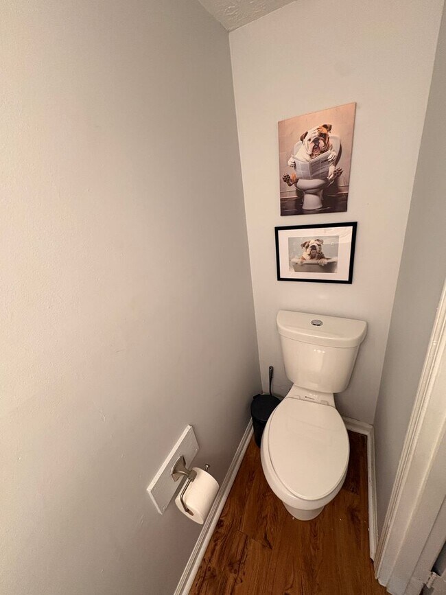 Foto del edificio - JAMESTOWN #30 | 2B/2.5B PRELEASING