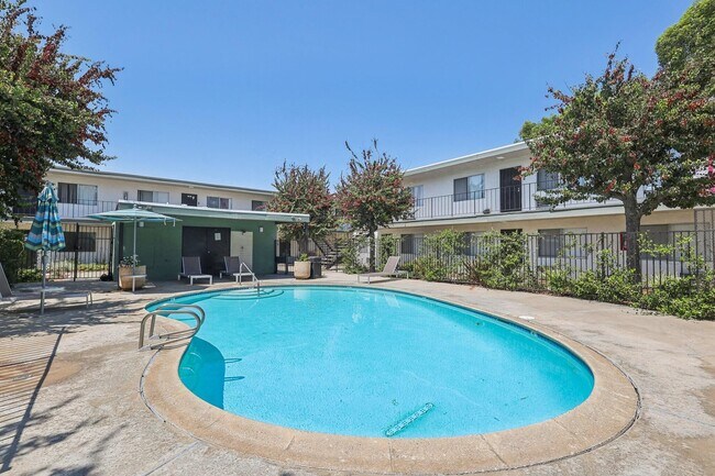 Foto del edificio - Valle at 9209 Kenwood