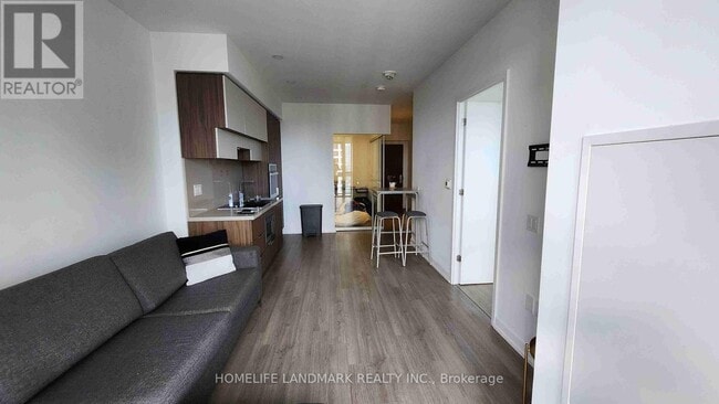 Photo du bâtiment - 39 Roehampton Ave