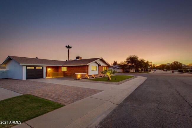 Building Photo - 8601 E Rancho Vista Dr