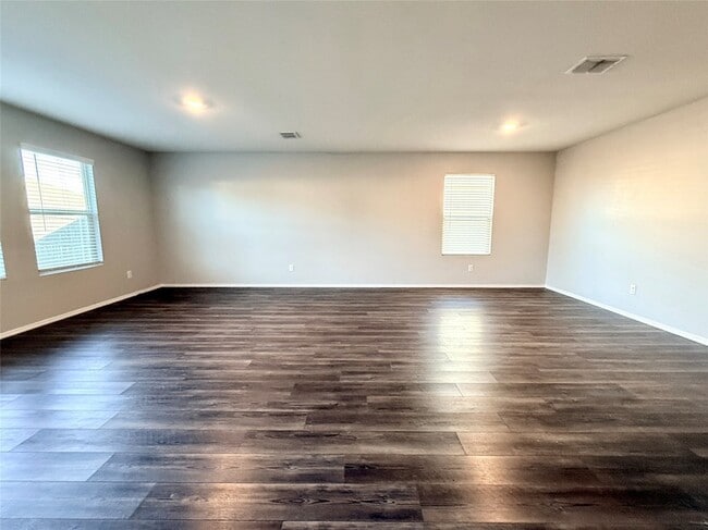 Foto del edificio - 1524 Avery Pointe Dr