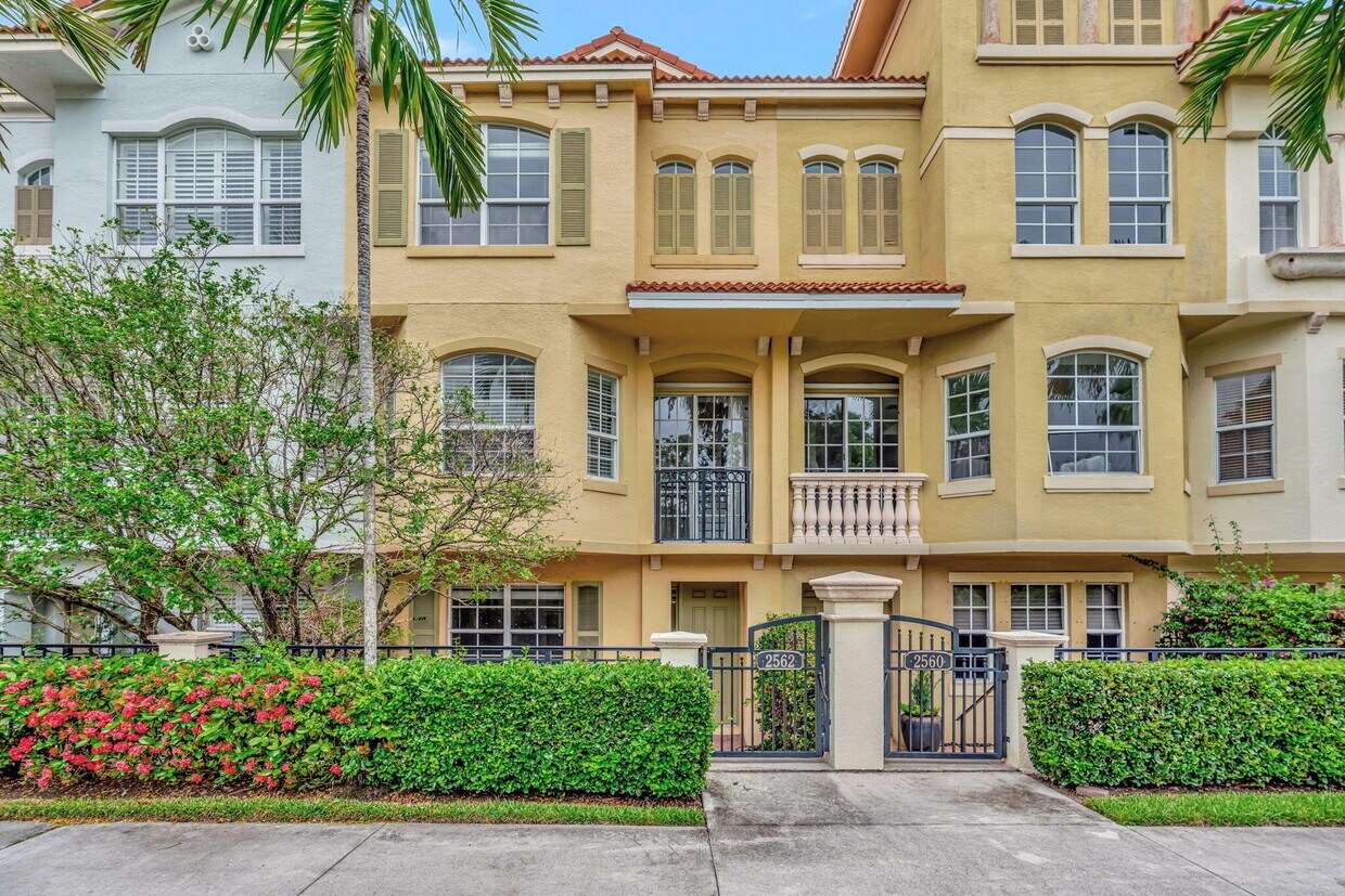 Foto principal - 2562 Gardens Pkwy