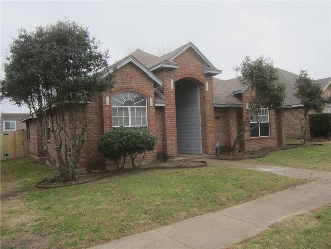 Building Photo - 1535 Tuley St