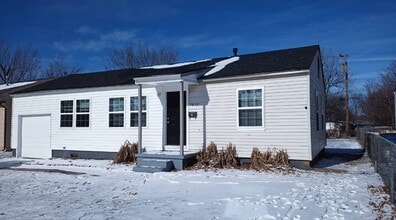 Building Photo - 7835 E King Pl