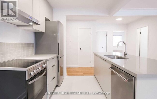 Photo du bâtiment - 555 Birchmount Rd
