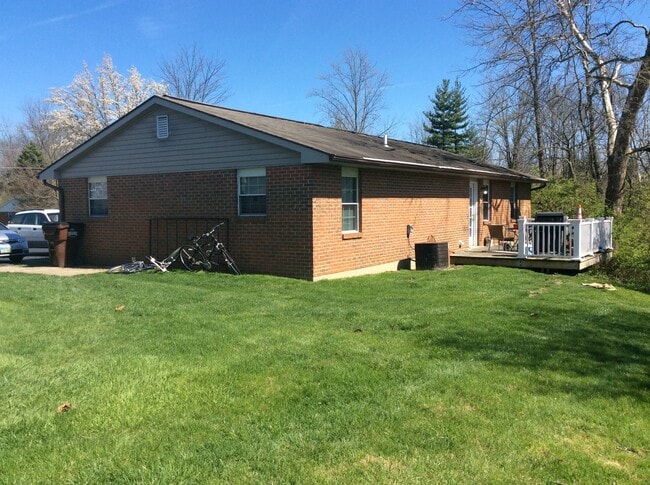 Building Photo - 1018 Arrowhead Dr