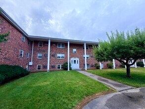 Building Photo - 89 Pleasant St