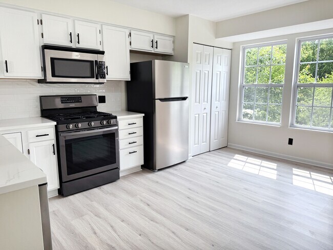 Foto del edificio - 6422 Lindsey Ln