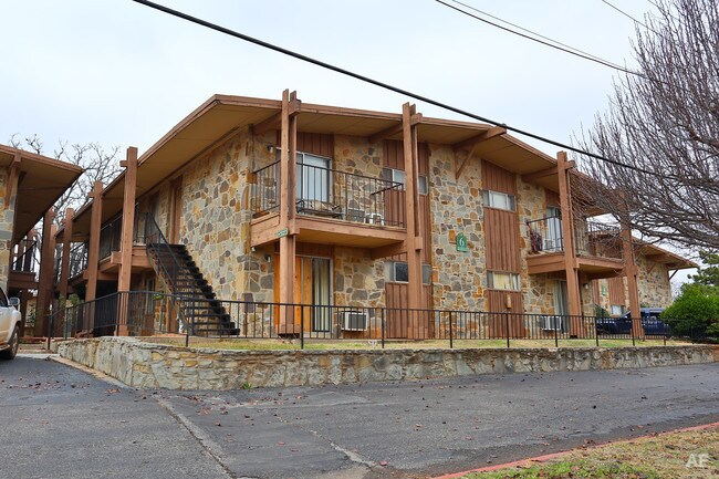 Foto principal - 5909 S Lee Ave