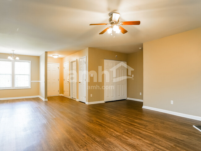 Building Photo - 3708 Fan Palm Ct