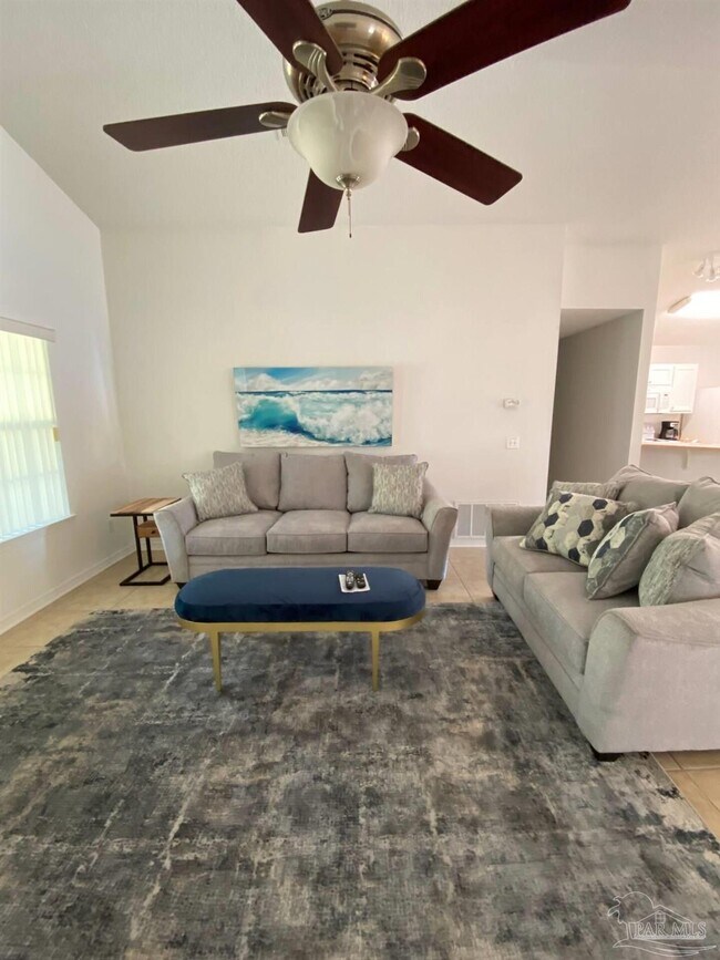 Foto del edificio - 1261 Harrison Ave