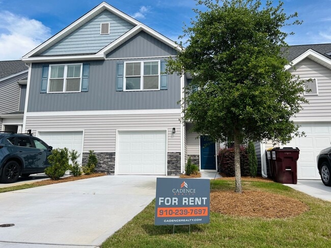 Building Photo - NOW AVAILABLE - Spacious 3 Bed | 2.5 Bath ...