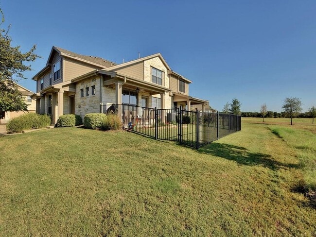 Building Photo - Gorgeous Three Bedroom Condo in South Austin