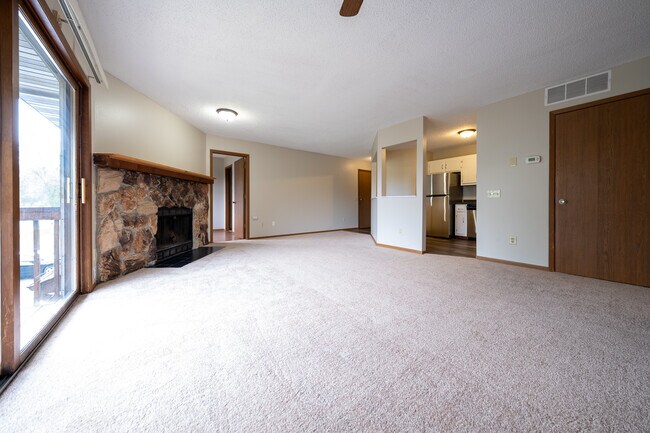Building Photo - 6682 162nd Ct