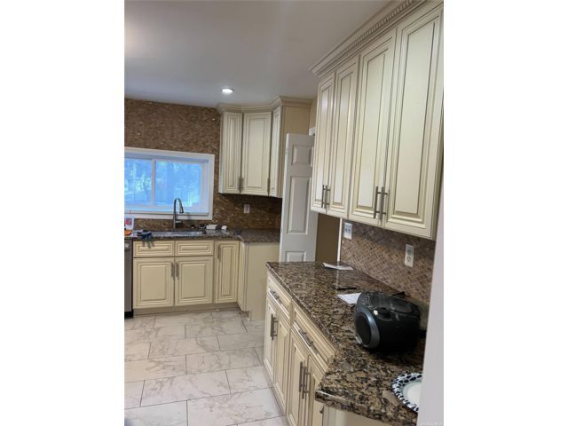 Foto principal - 605 Meacham Ave