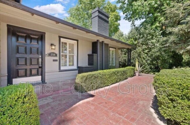 Foto del edificio - 1708 W Myrtle Ave