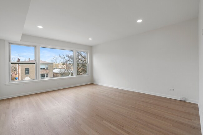 Foto del edificio - 5439 N Artesian Ave