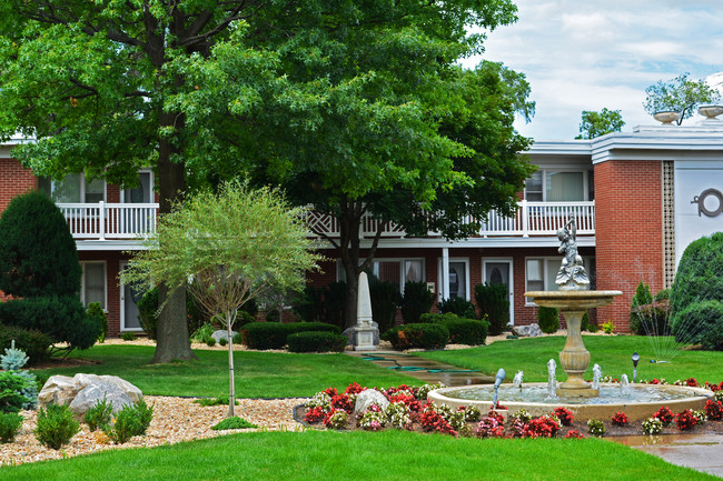 Foto del edificio - Brook Forest Apartments