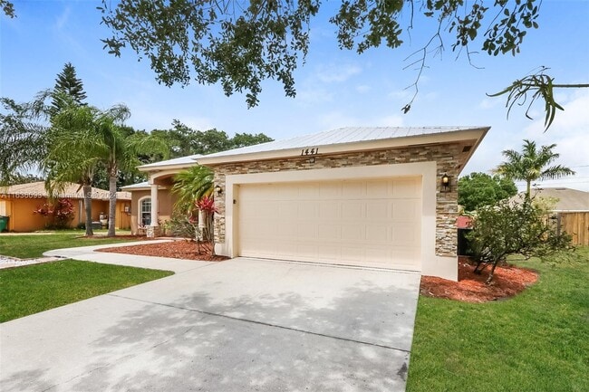 Building Photo - 1441 SW Flounder Ln