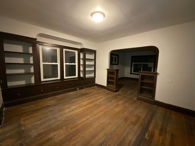 Foto del edificio - 10012 Greenview Ave