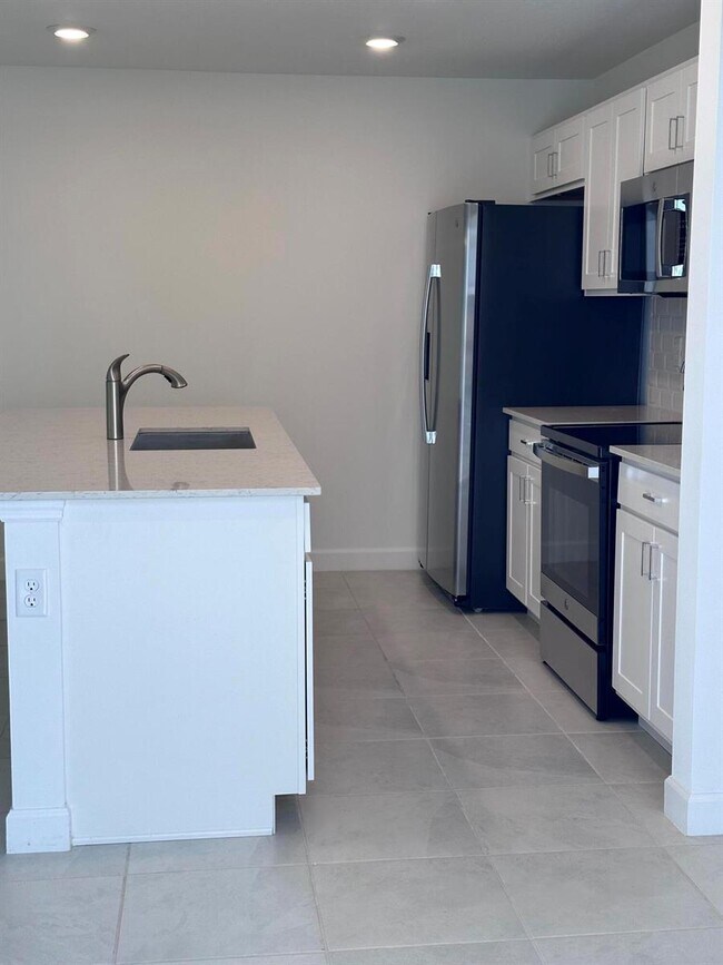 Foto del edificio - 6827 Broadwater Ln