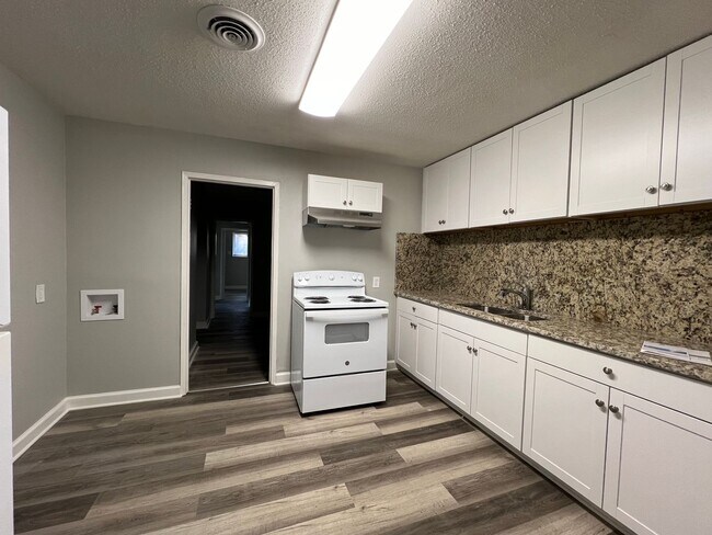 Foto del edificio - 3608 Willow Ln Dr