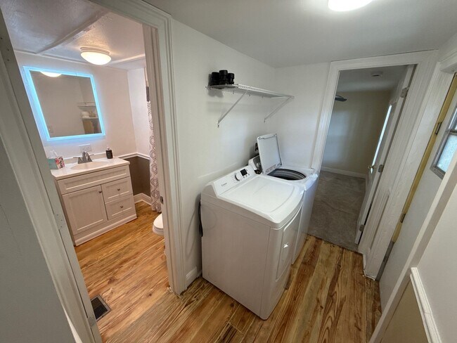 Foto del edificio - 6430 W Grant St