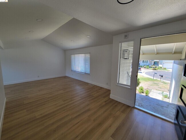 Foto del edificio - 2210 Sierra Ct