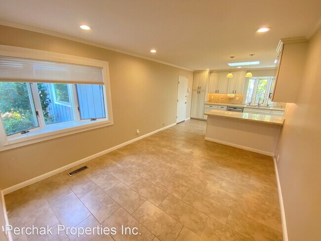 Building Photo - 3 br, 2 bath House - 330 Pickering Place