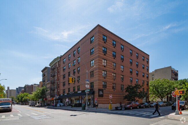 754 E Sixth St New York, NY 10009 - 754 E Sixth St