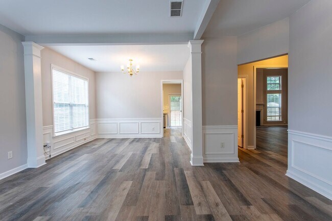 Foto del edificio - COMING SOON! Fantastic New Listing in the ...