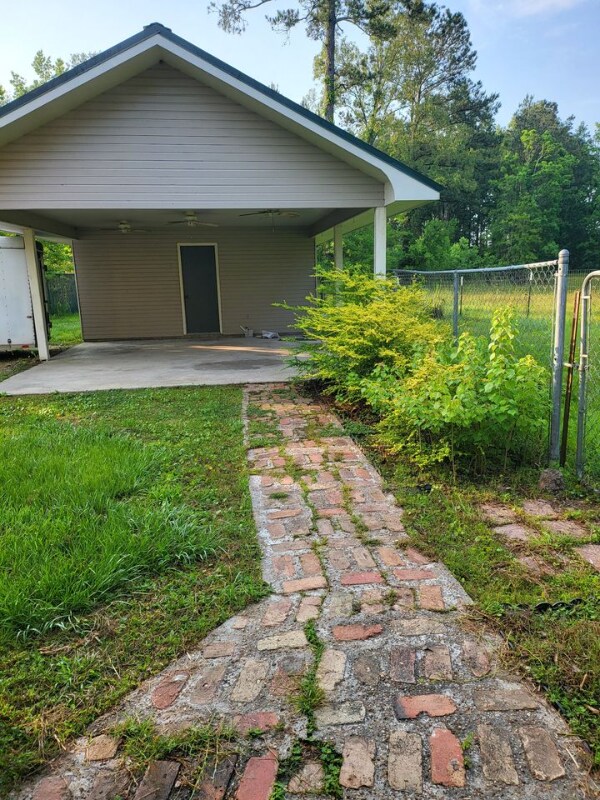 Building Photo - 16530 Spring Ranch Rd