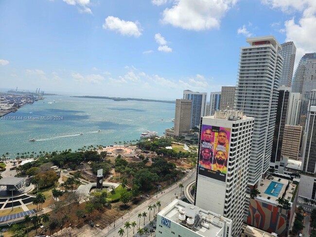 Foto del edificio - 244 Biscayne Blvd