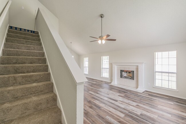 Building Photo - Coming Soon! 2 Story, 3 Bedroom Home in Be...