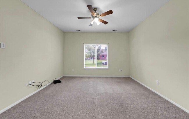 Foto del edificio - 14357 Shadywood Dr