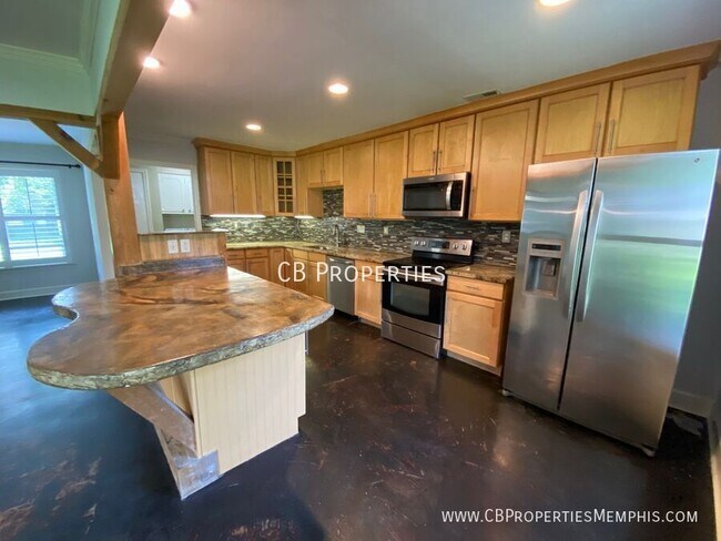 Building Photo - 7076 Wickshire Cove W