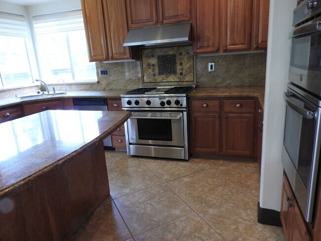 Foto del edificio - 300 Harvest Sky Ct