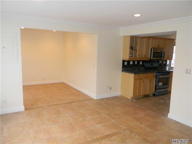 Building Photo - 2472 Kerry Ln