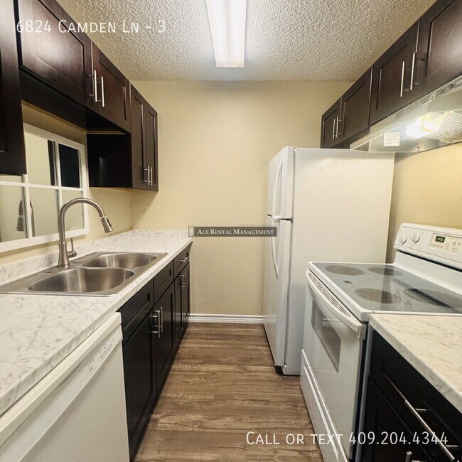 Foto del edificio - 6824 Camden Ln