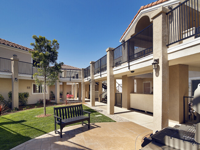 Building Photo - Villa Anaheim 62+ Senior Apartments