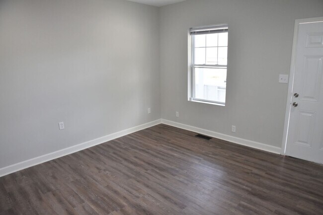Foto del edificio - 565-567 E Deshler Avenue