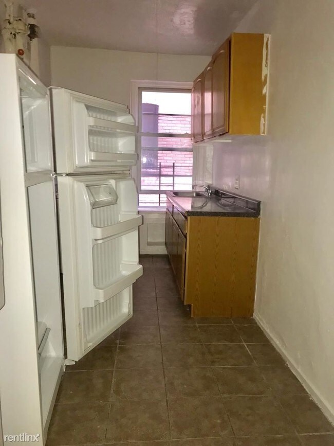 Foto del edificio - 1 br, 1 bath Apartment - 2849 Webb Ave
