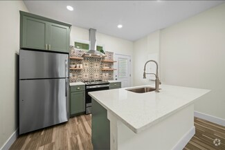Building Photo - 208 N Cherry St