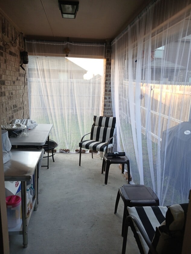 Primary Photo - 531 Sydney St