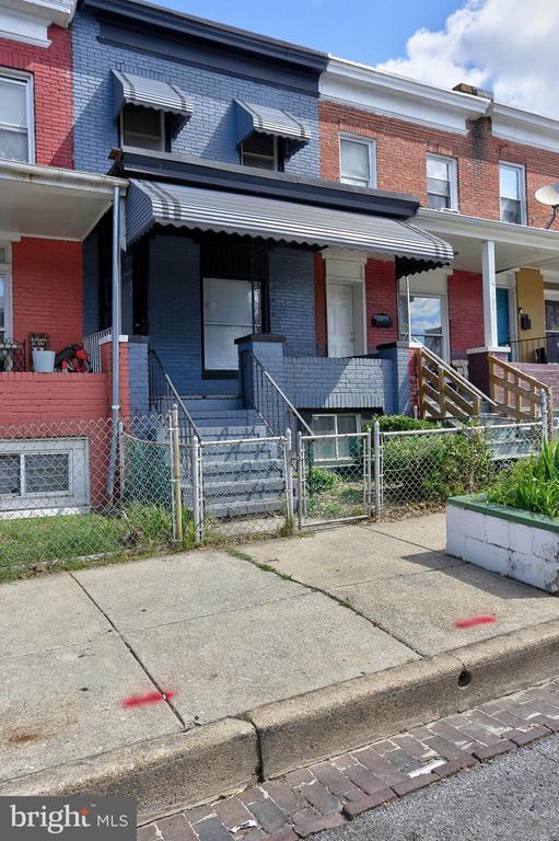 Building Photo - 2506 Lauretta Ave